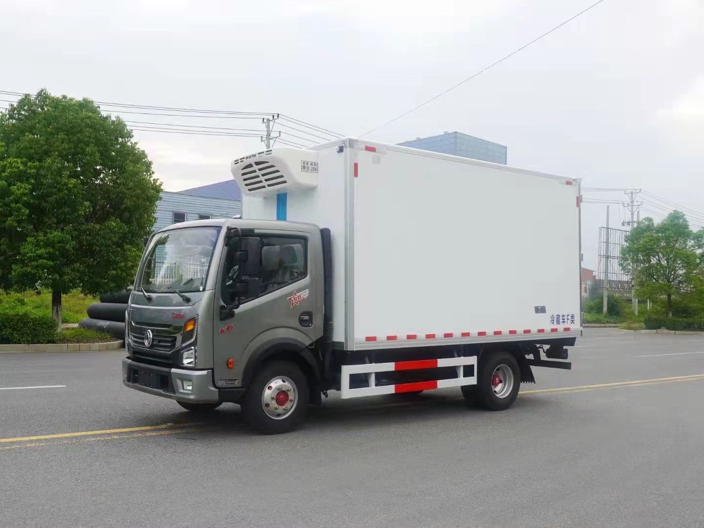 國(guó)六東風(fēng)凱普特4.2米冷藏車